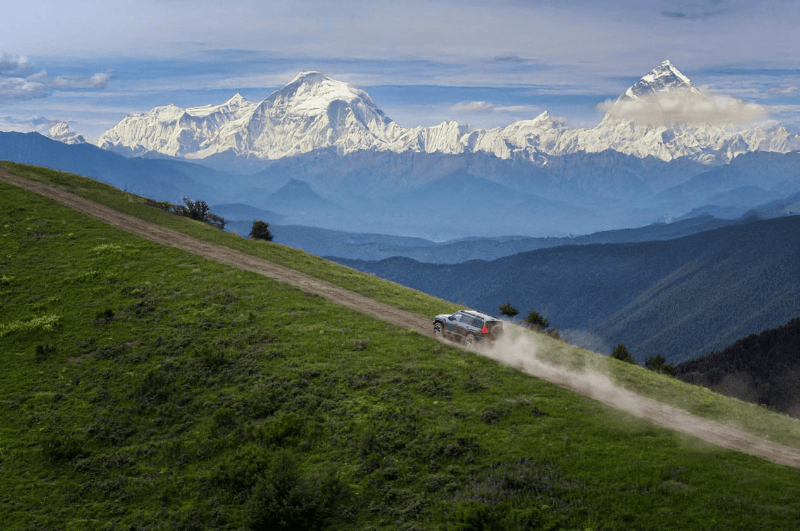 标配50.4度宁德时代骁遥电池，猛士M817 Max+版36.99万上市，智能越野多了个“狠角色”