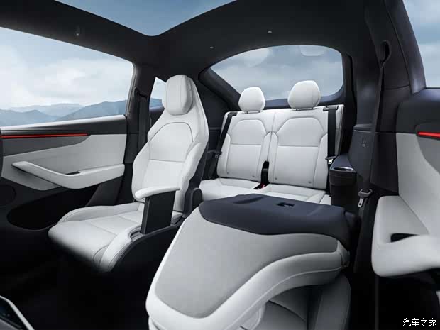 居家氛围更浓 特斯拉Model Y L浅灰色高级内饰上线 价格8000元