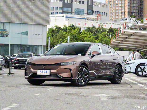 岚图泰山将于11月18日上市 岚图汽车第30万辆整车下线