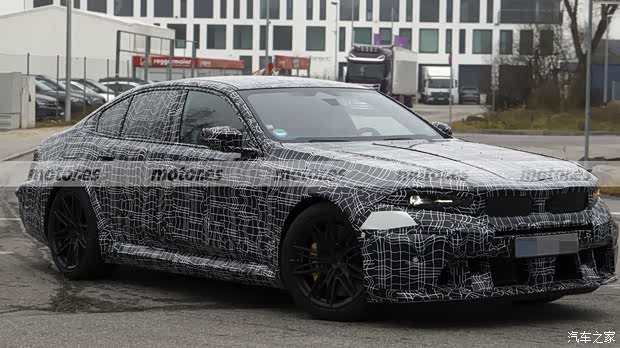 变化都在细节里 “双肾”格栅再进化！新款宝马M5路试曝光