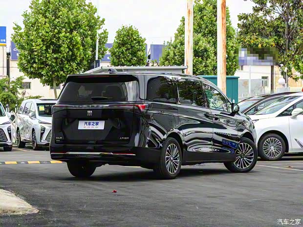 1万膨胀金/置换金等 别克GL8陆尚和GL8陆尊推出年末限时购车福利