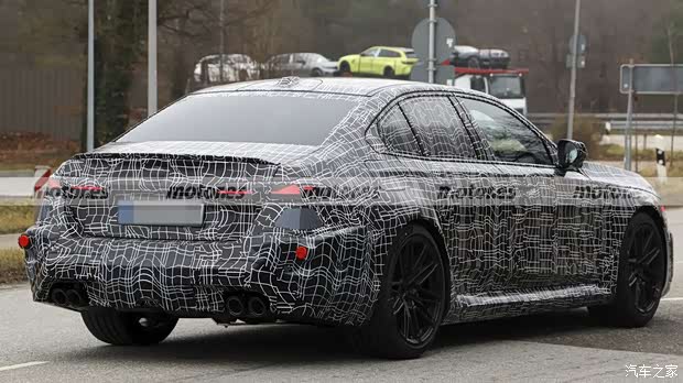 变化都在细节里 “双肾”格栅再进化！新款宝马M5路试曝光