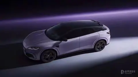 比亚迪海豹06GT上新极光紫，零百4.9秒卷翻全场
