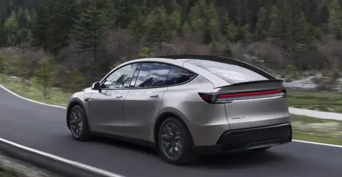 配置不如国产车，为什么特斯拉还能月销六万？