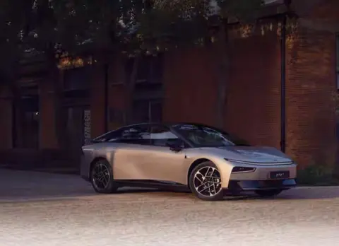 小鹏P7+与大众联合开发车型核心差异 市场定位与技术策略双维分野