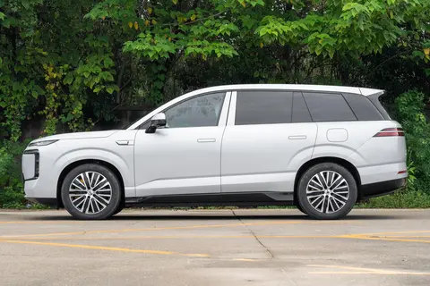 北方冬季用车新选择，腾势N8L让我解锁了冬日出行新玩法