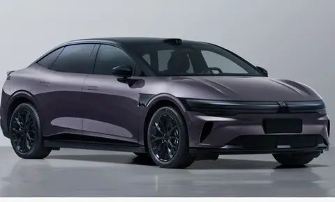 焕新极氪 007 官宣：性能版内饰下放，赛车座椅 + 橙色安全带都有