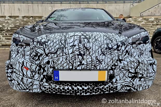 纯电奔驰C级谍照 全新外观内饰很能打 纯电续航800km 将引入国内